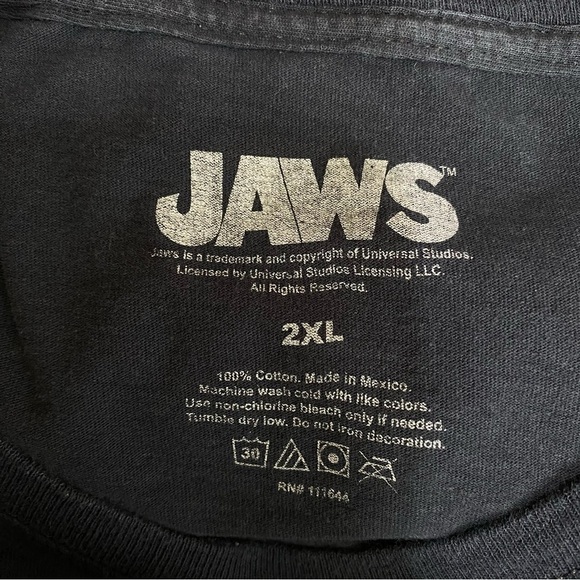 Jaws Men’s Surfacing Jaws Movie Black Tee - Picture 6 of 6
